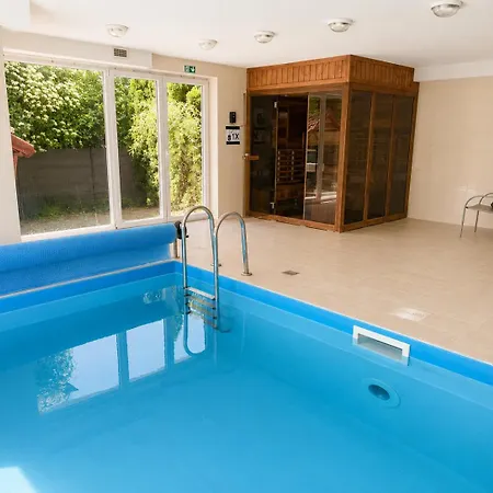 Apartman And Sun - 100m To - Pool, Sauna And Private Garage